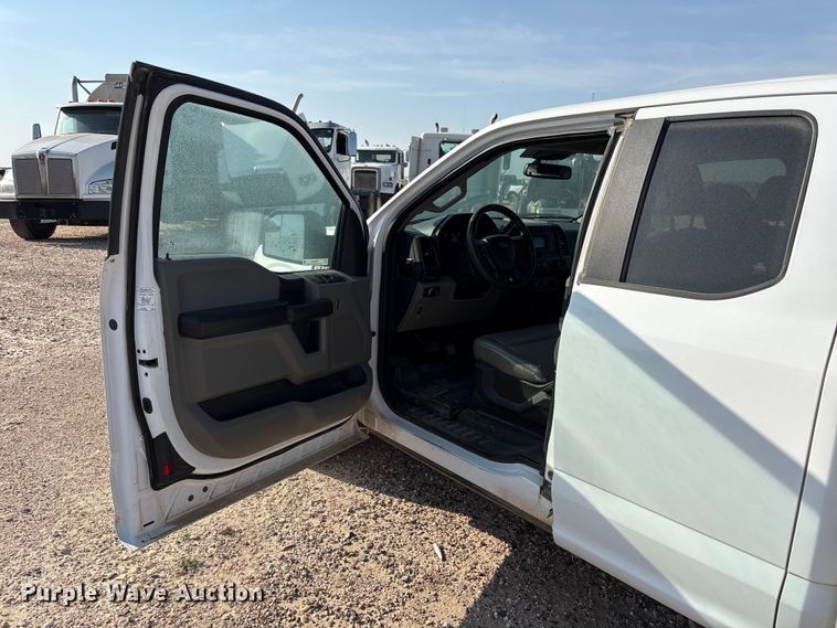 image for item EW8659 2019 Ford F-150 Ext. Cab pickup truck