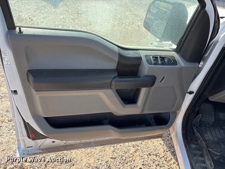 image for item EW8659 2019 Ford F-150 Ext. Cab pickup truck