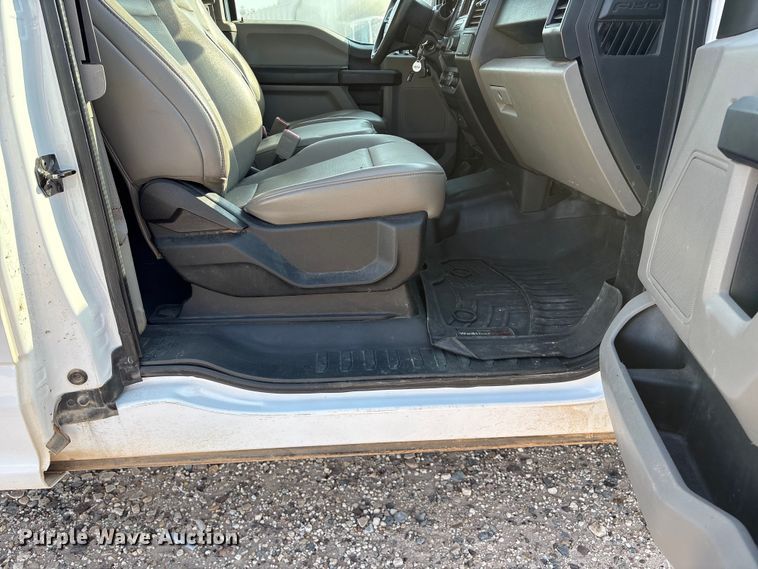 image for item EW8659 2019 Ford F-150 Ext. Cab pickup truck