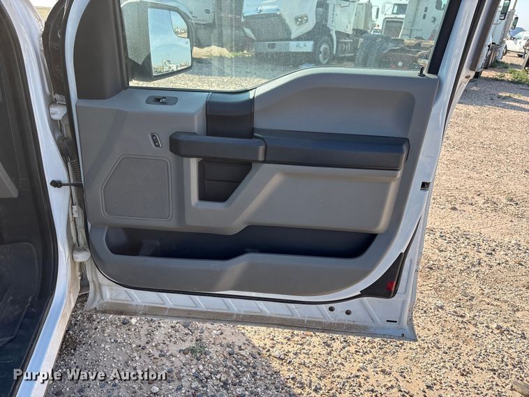 image for item EW8659 2019 Ford F-150 Ext. Cab pickup truck