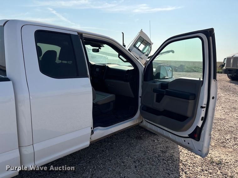 image for item EW8659 2019 Ford F-150 Ext. Cab pickup truck