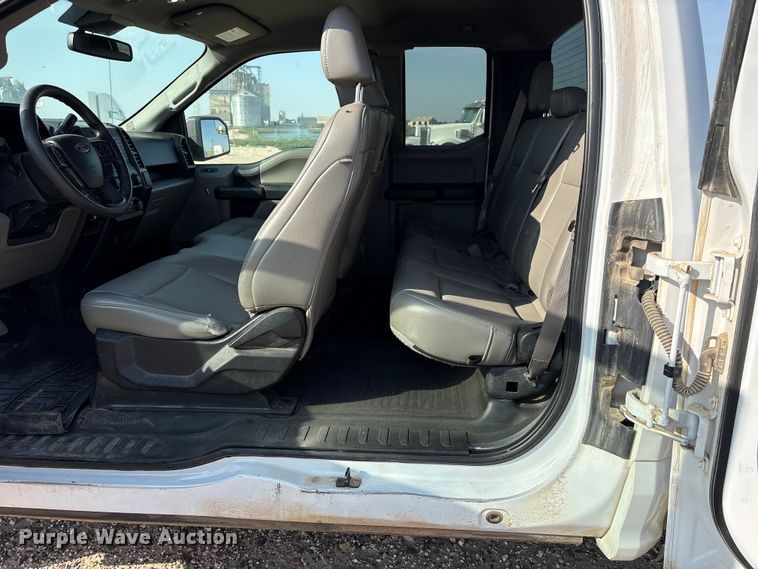 image for item EW8659 2019 Ford F-150 Ext. Cab pickup truck