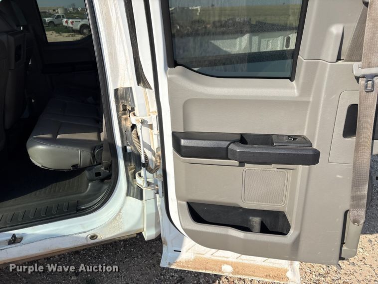 image for item EW8659 2019 Ford F-150 Ext. Cab pickup truck