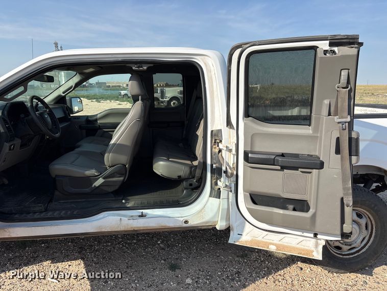 image for item EW8659 2019 Ford F-150 Ext. Cab pickup truck