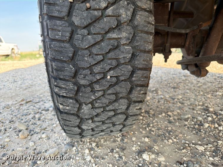 image for item EW8660 2017 Ford F250 XL Ext. Cab pickup truck