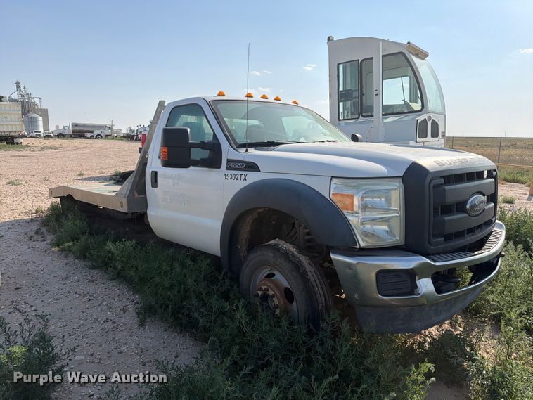 image for item EW8666 2015 Ford F550 Super Duty XL flatbed truck