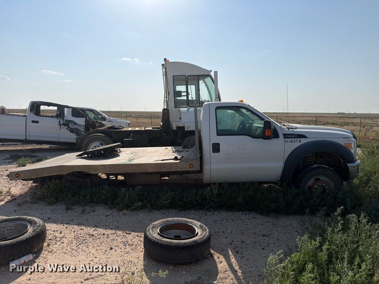 image for item EW8666 2015 Ford F550 Super Duty XL flatbed truck