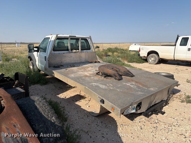 image for item EW8666 2015 Ford F550 Super Duty XL flatbed truck