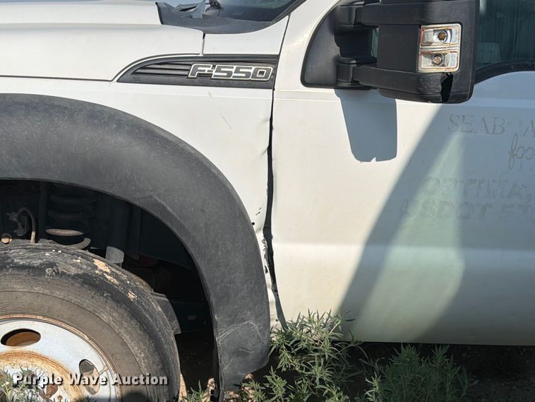 image for item EW8666 2015 Ford F550 Super Duty XL flatbed truck