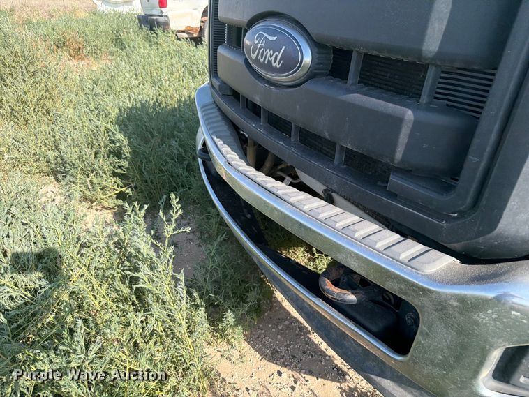image for item EW8666 2015 Ford F550 Super Duty XL flatbed truck