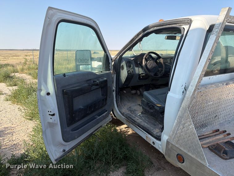 image for item EW8666 2015 Ford F550 Super Duty XL flatbed truck