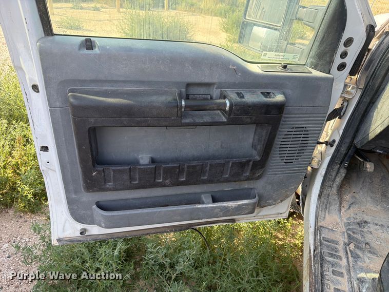 image for item EW8666 2015 Ford F550 Super Duty XL flatbed truck