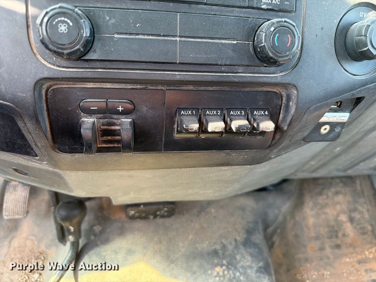 image for item EW8666 2015 Ford F550 Super Duty XL flatbed truck