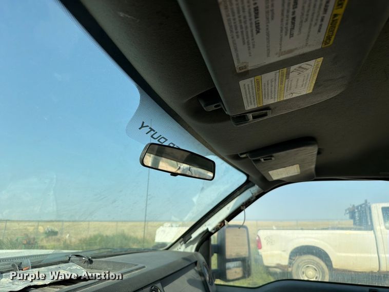image for item EW8666 2015 Ford F550 Super Duty XL flatbed truck