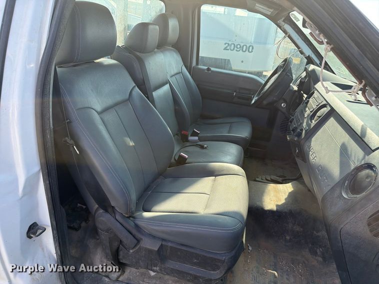 image for item EW8666 2015 Ford F550 Super Duty XL flatbed truck