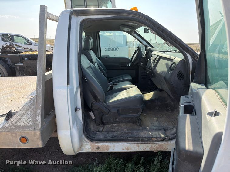 image for item EW8666 2015 Ford F550 Super Duty XL flatbed truck