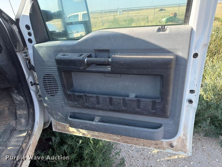 image for item EW8666 2015 Ford F550 Super Duty XL flatbed truck
