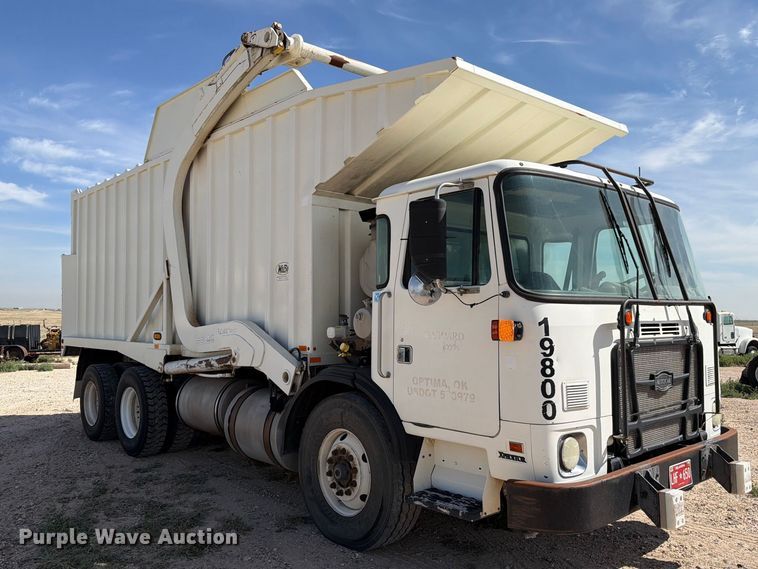 image for item EW8668 2020 Autocar Xpeditor refuse truck