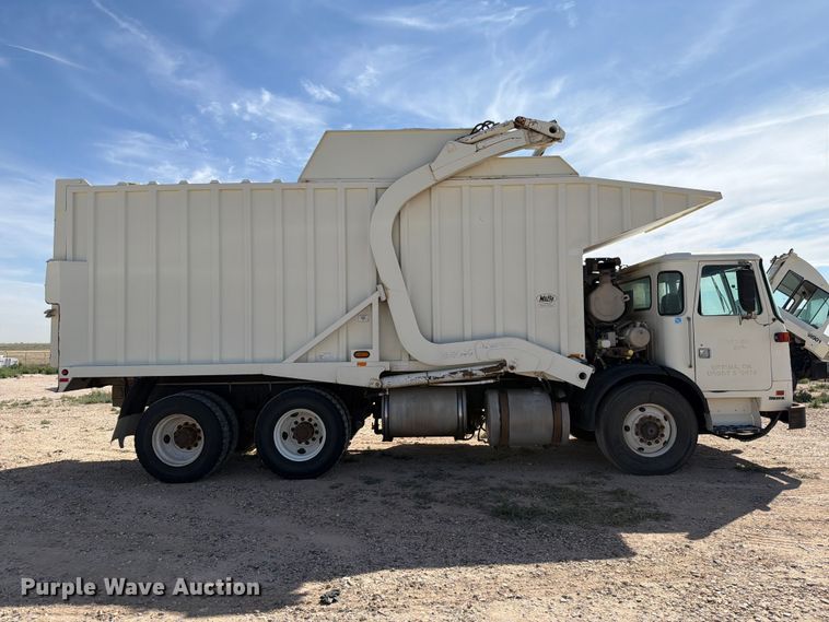 image for item EW8668 2020 Autocar Xpeditor refuse truck