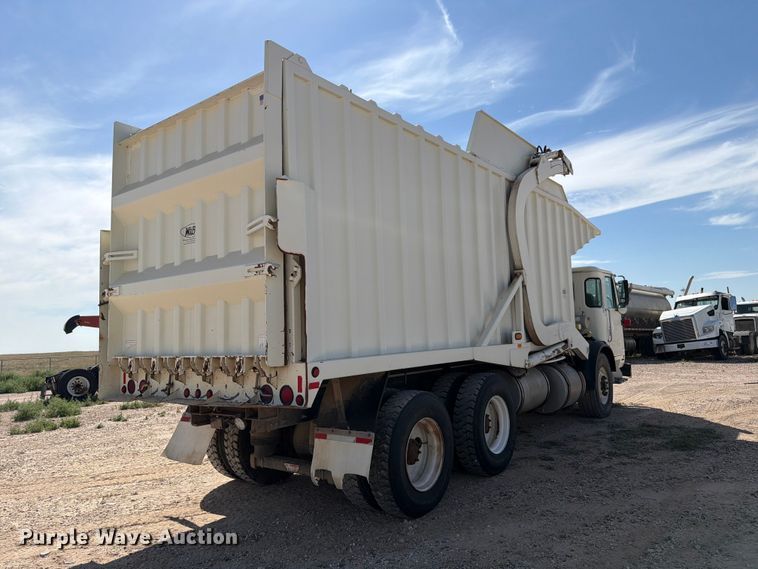 image for item EW8668 2020 Autocar Xpeditor refuse truck
