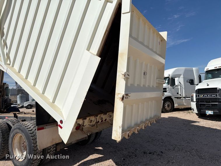 image for item EW8668 2020 Autocar Xpeditor refuse truck