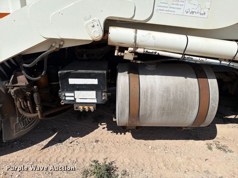 image for item EW8668 2020 Autocar Xpeditor refuse truck