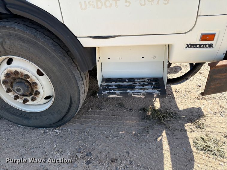 image for item EW8668 2020 Autocar Xpeditor refuse truck