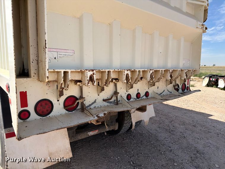 image for item EW8668 2020 Autocar Xpeditor refuse truck