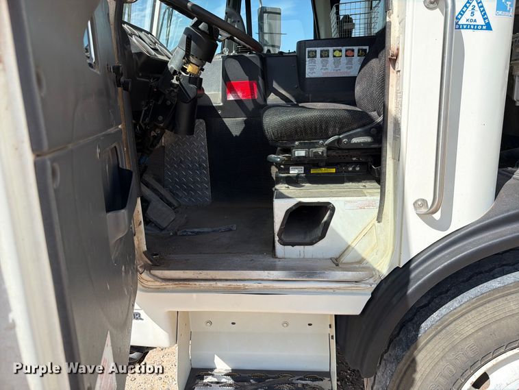 image for item EW8668 2020 Autocar Xpeditor refuse truck