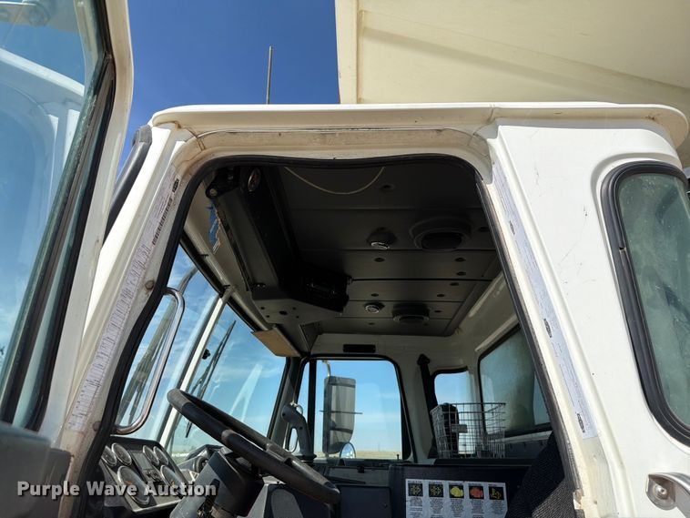 image for item EW8668 2020 Autocar Xpeditor refuse truck