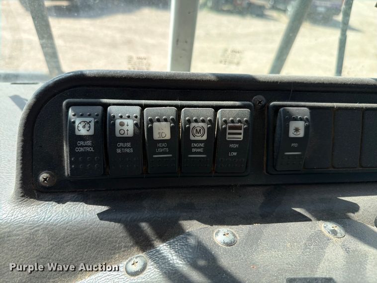 image for item EW8668 2020 Autocar Xpeditor refuse truck