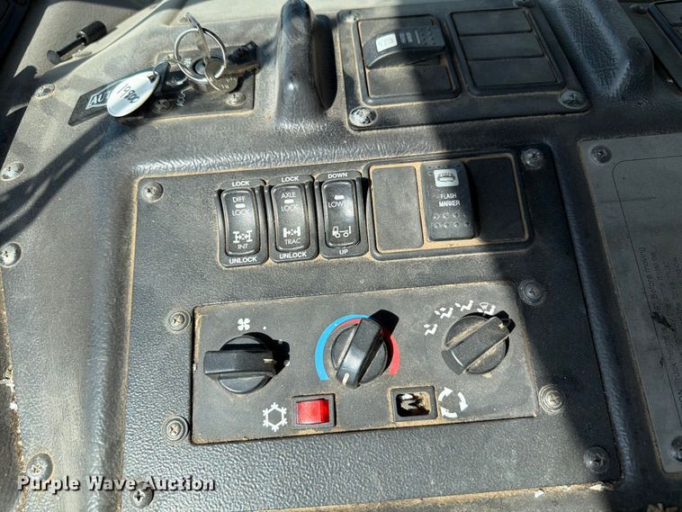 image for item EW8668 2020 Autocar Xpeditor refuse truck