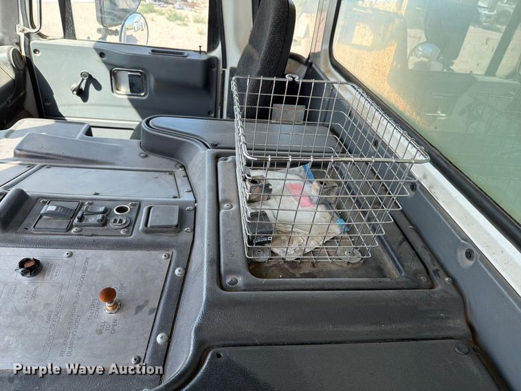 image for item EW8668 2020 Autocar Xpeditor refuse truck