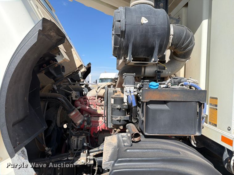 image for item EW8668 2020 Autocar Xpeditor refuse truck