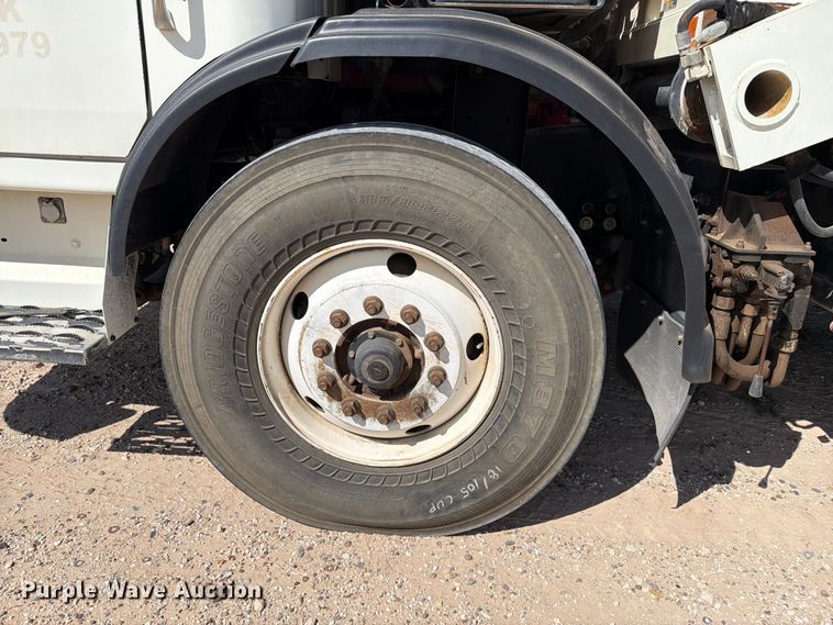 image for item EW8668 2020 Autocar Xpeditor refuse truck