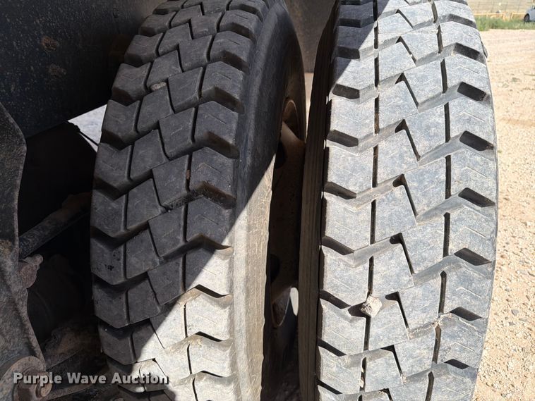 image for item EW8668 2020 Autocar Xpeditor refuse truck