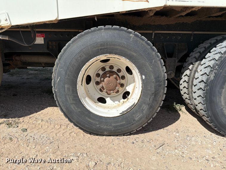 image for item EW8668 2020 Autocar Xpeditor refuse truck