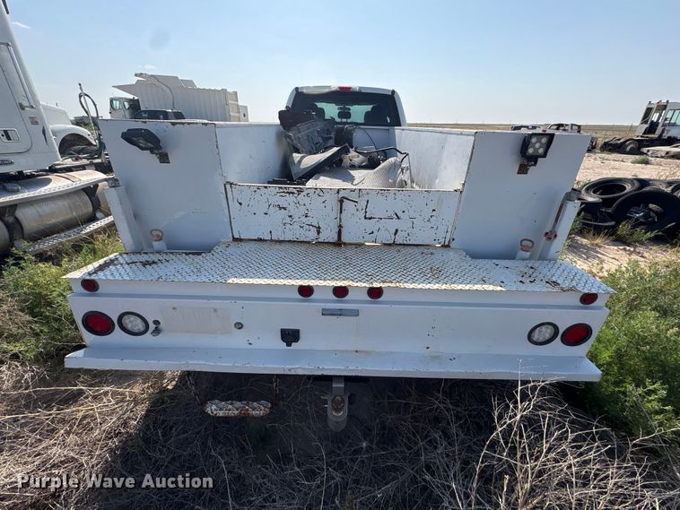image for item EW8670 2019 Ford F350 Super Duty Ext. Cab utility bed pickup truck