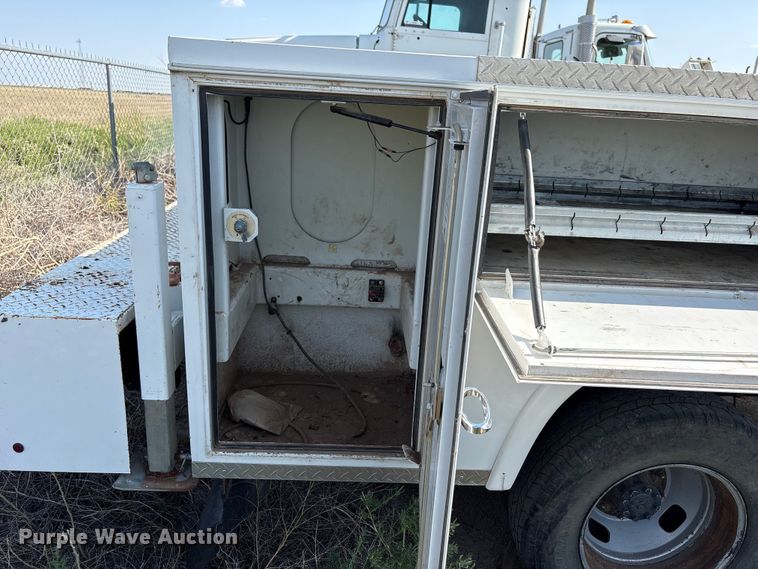 image for item EW8670 2019 Ford F350 Super Duty Ext. Cab utility bed pickup truck