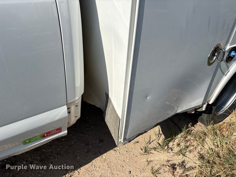 image for item EW8670 2019 Ford F350 Super Duty Ext. Cab utility bed pickup truck