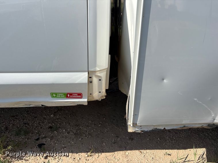 image for item EW8670 2019 Ford F350 Super Duty Ext. Cab utility bed pickup truck