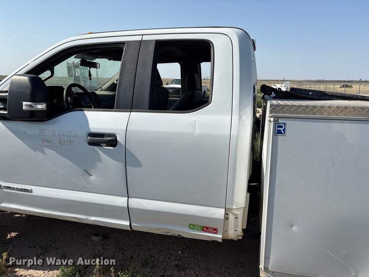 image for item EW8670 2019 Ford F350 Super Duty Ext. Cab utility bed pickup truck