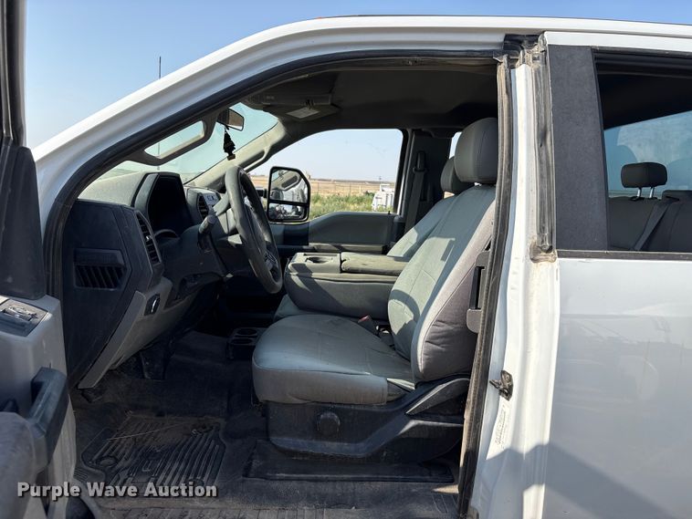 image for item EW8670 2019 Ford F350 Super Duty Ext. Cab utility bed pickup truck