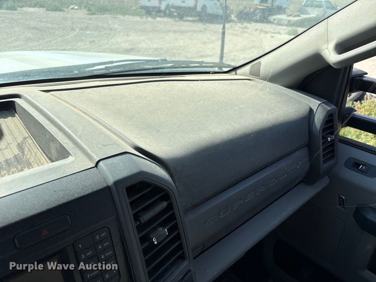 image for item EW8670 2019 Ford F350 Super Duty Ext. Cab utility bed pickup truck