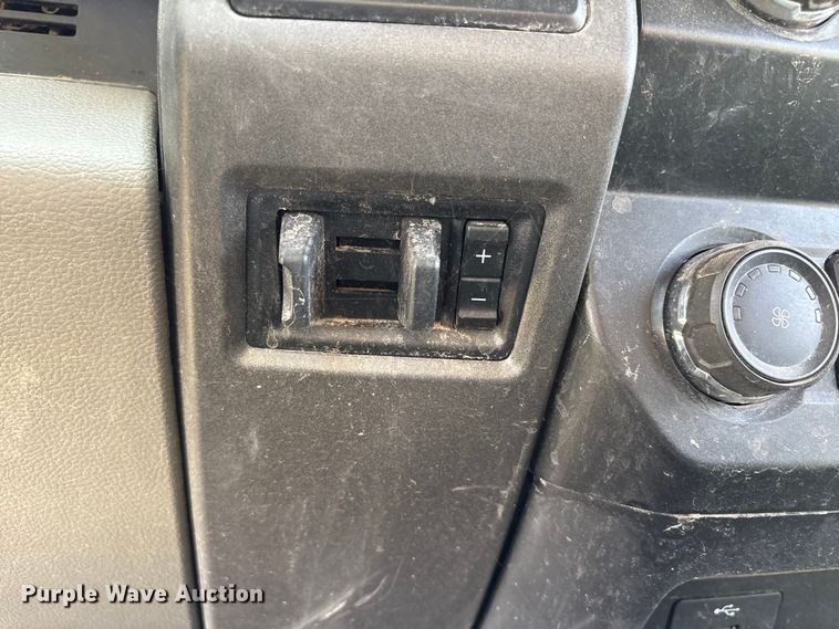 image for item EW8670 2019 Ford F350 Super Duty Ext. Cab utility bed pickup truck