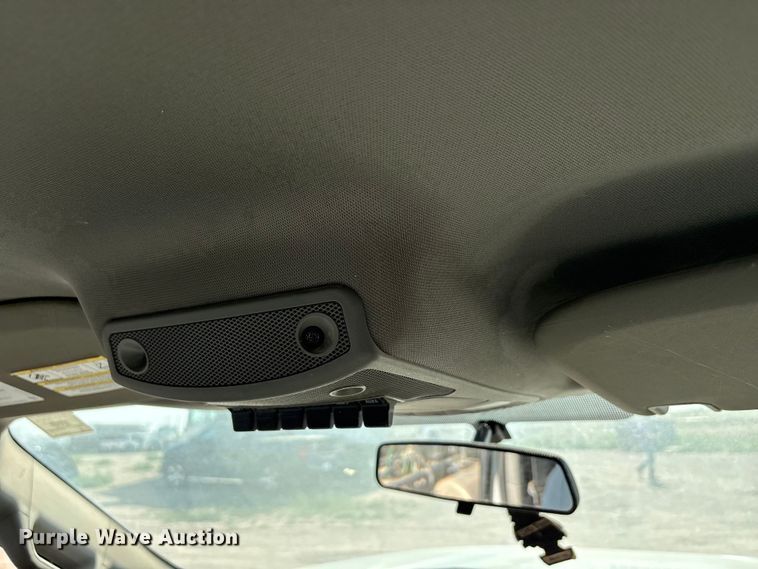 image for item EW8670 2019 Ford F350 Super Duty Ext. Cab utility bed pickup truck