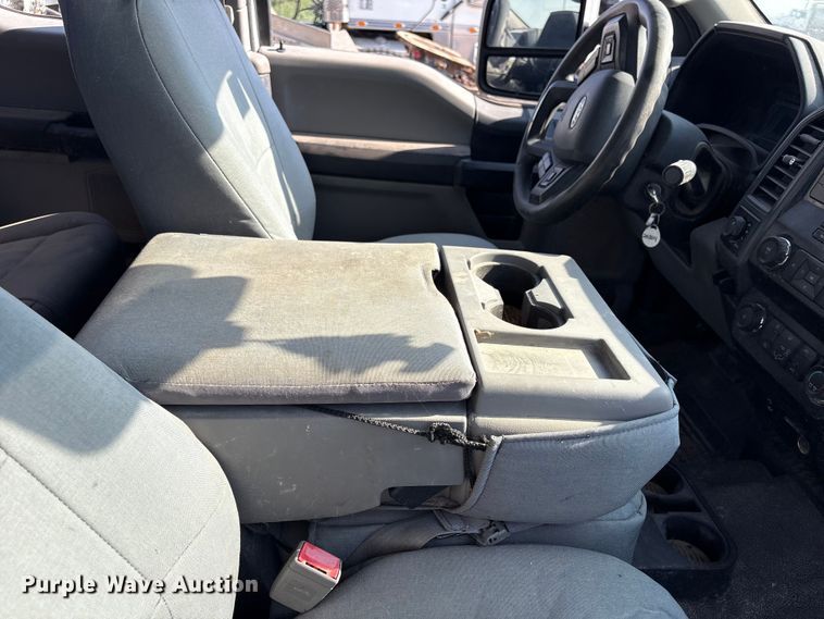 image for item EW8670 2019 Ford F350 Super Duty Ext. Cab utility bed pickup truck