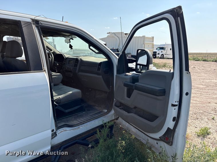 image for item EW8670 2019 Ford F350 Super Duty Ext. Cab utility bed pickup truck
