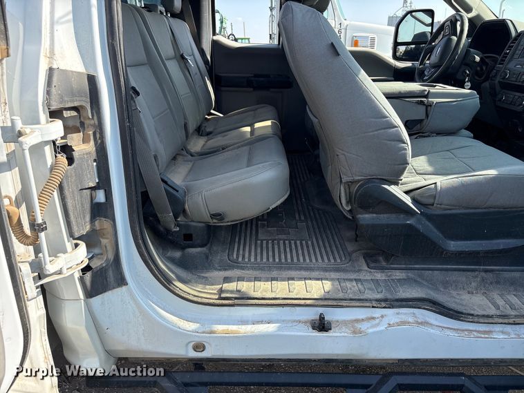 image for item EW8670 2019 Ford F350 Super Duty Ext. Cab utility bed pickup truck