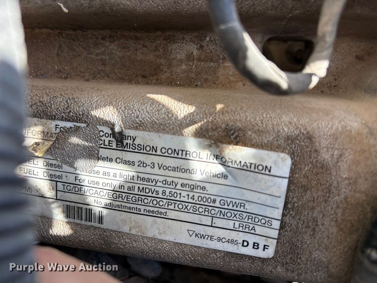 image for item EW8670 2019 Ford F350 Super Duty Ext. Cab utility bed pickup truck